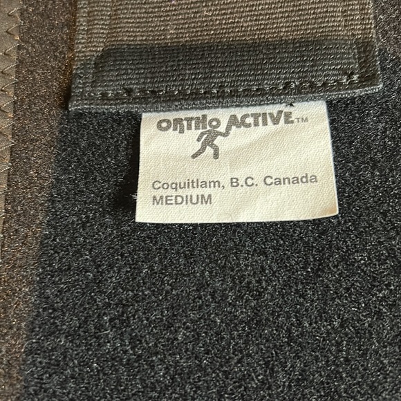 Ortho Active‎ adjustable back support size medium - Picture 6 of 9